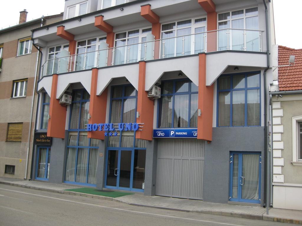 Hotel Uno Kecskemét Exterior photo